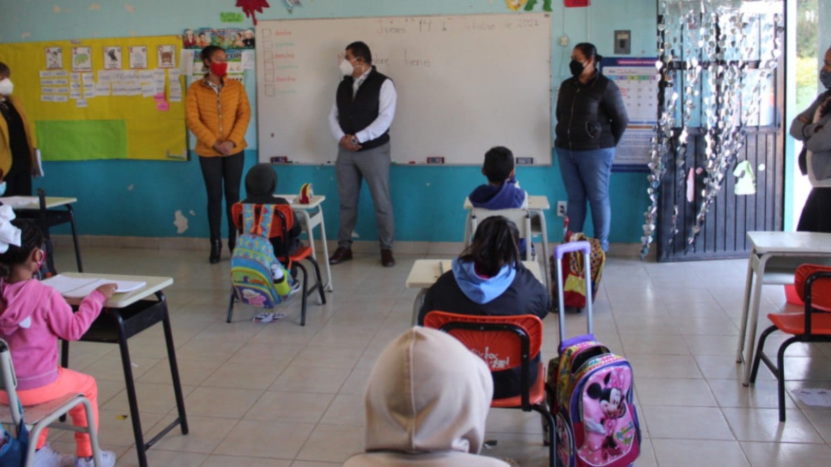 Preparan regreso a clases en 100% presencial