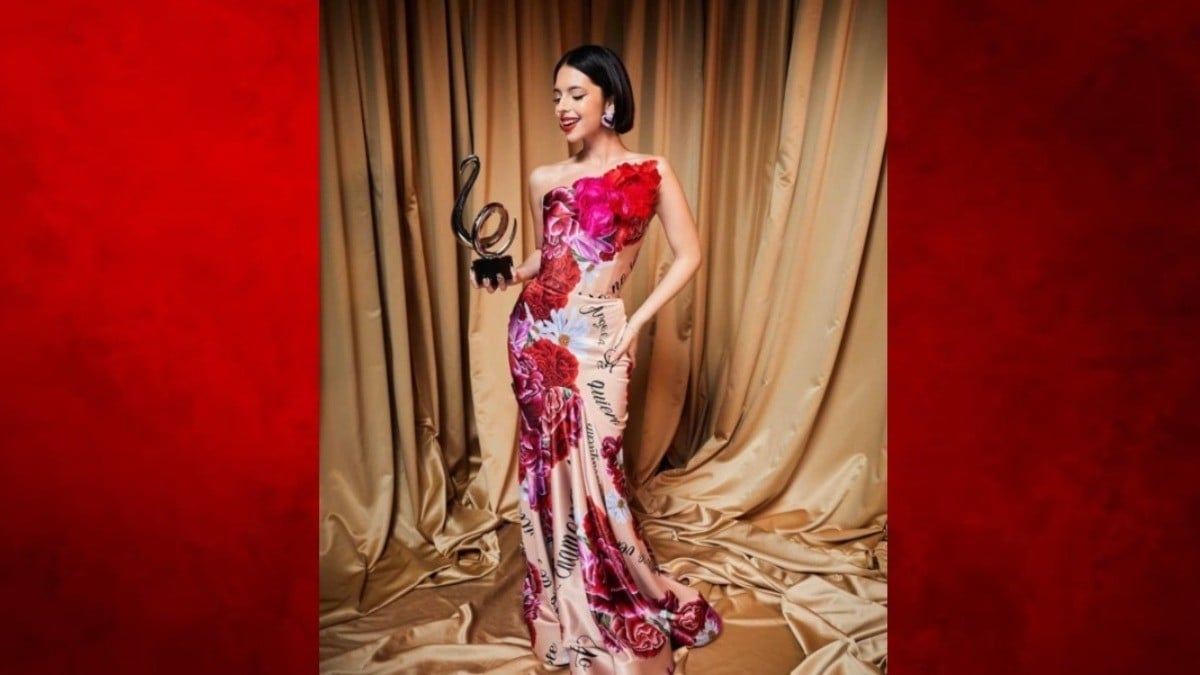 Ángela Aguilar ‘presume’ diseño leonés en premios Lo Nuestro