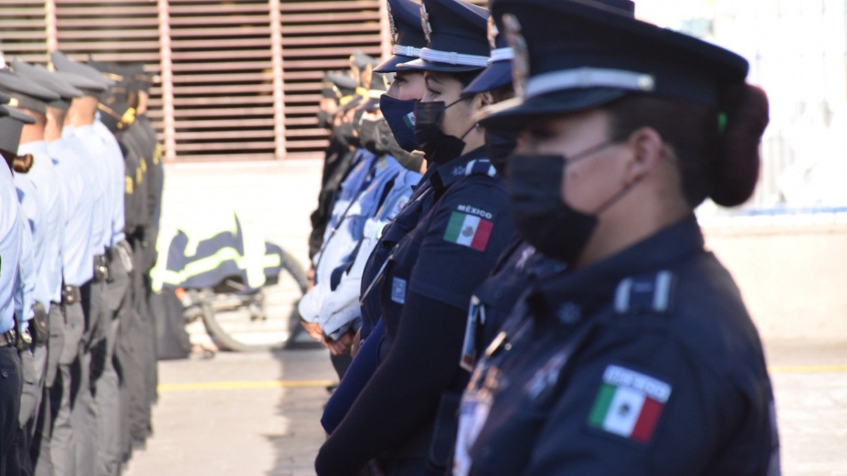 Complejo el tema de armar a policías en días de descanso: gobernador