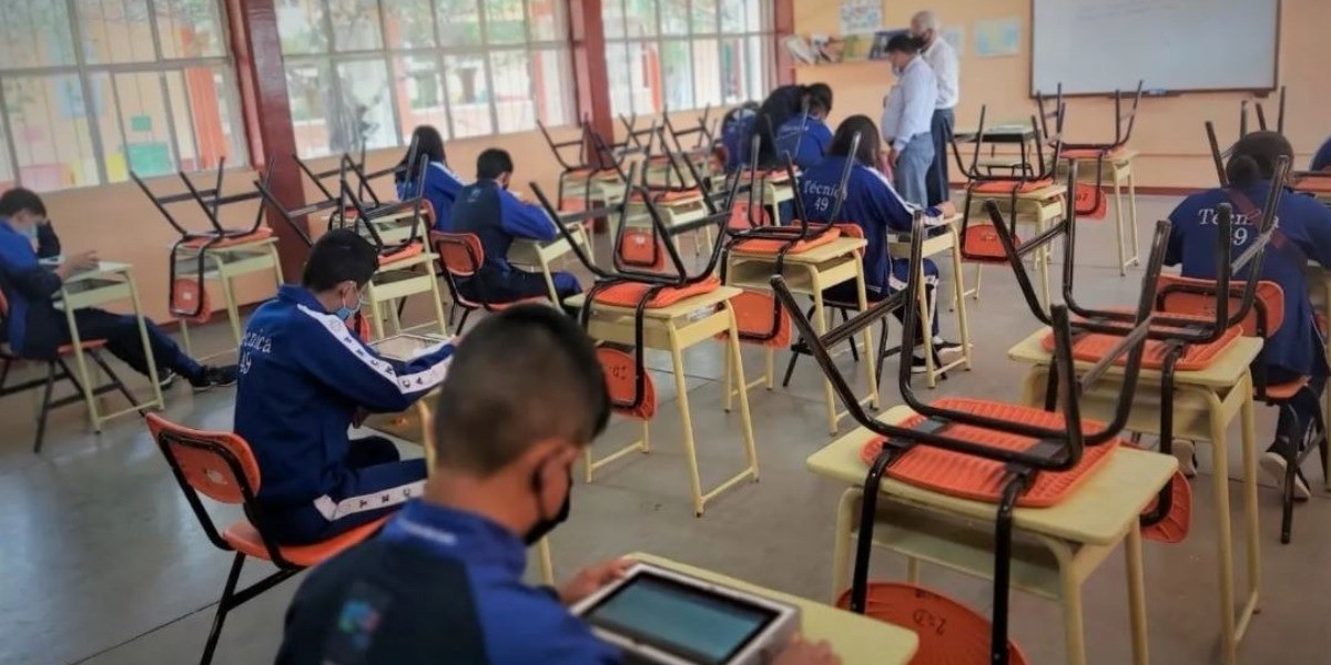 Buena noticia el regreso a clases presenciales: Jonathan González