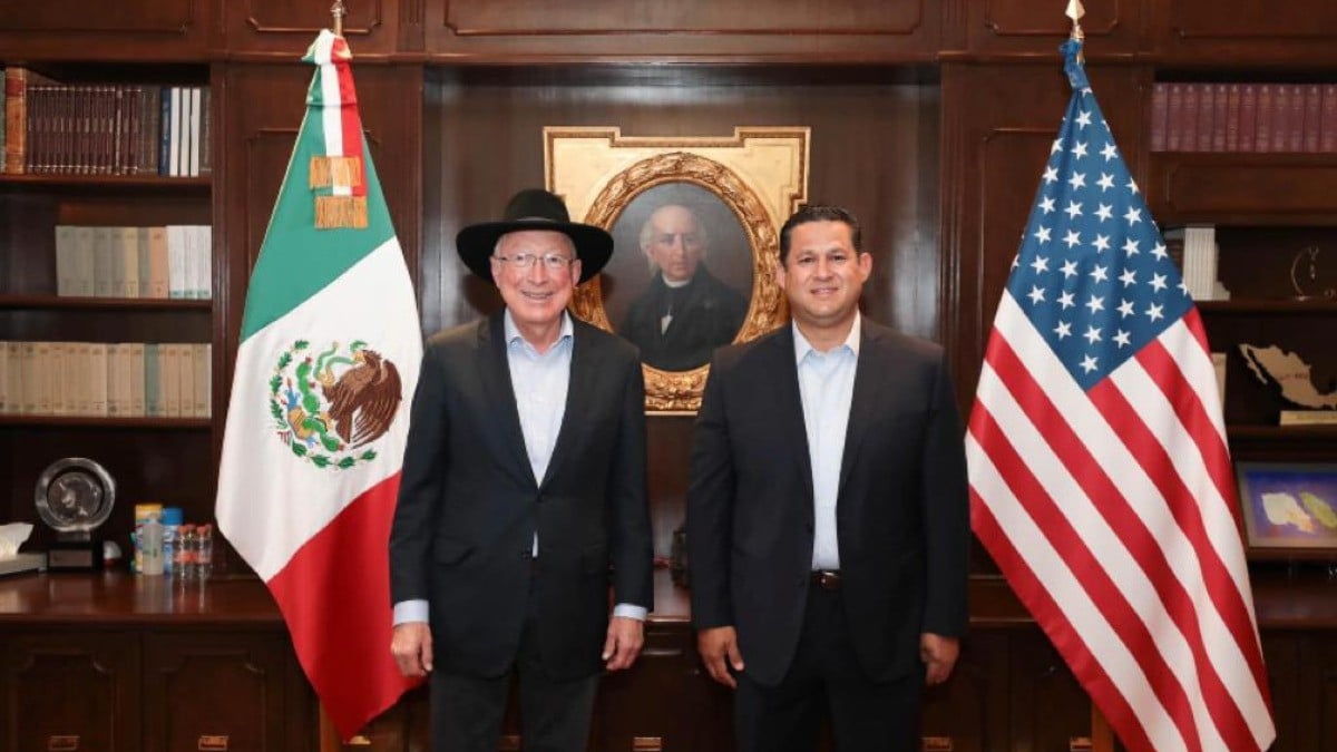 Ken Salazar: combatir el tráfico de personas y armas, la coincidencia entre México y EE.UU.