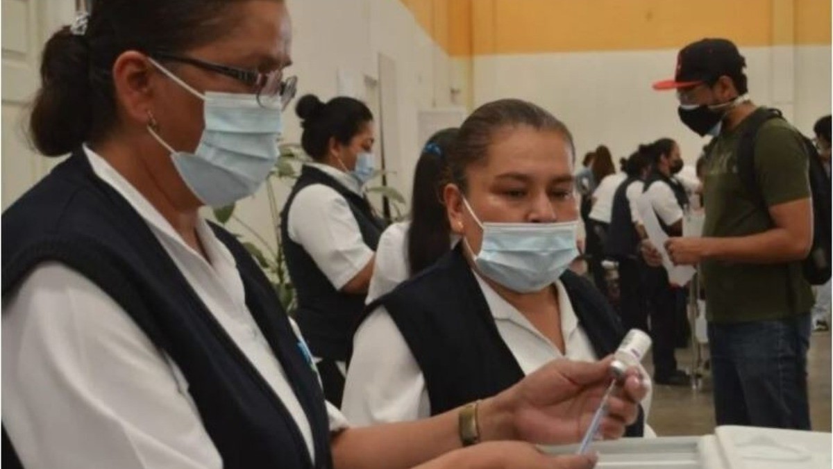 Continúa descenso en casos y muertes por COVID-19