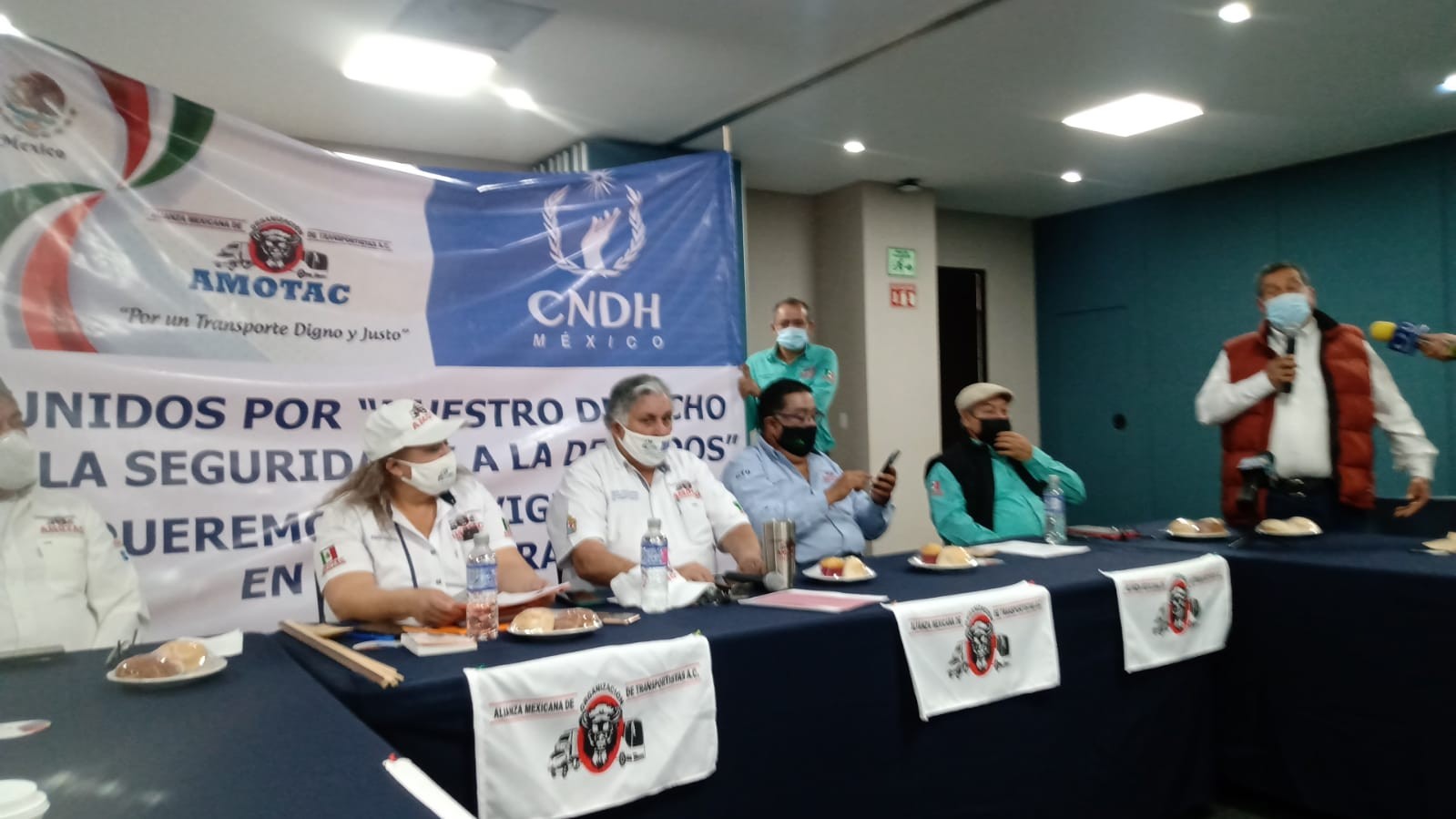 Con autobuses y tráileres se manifestarán en los principales bulevares de León