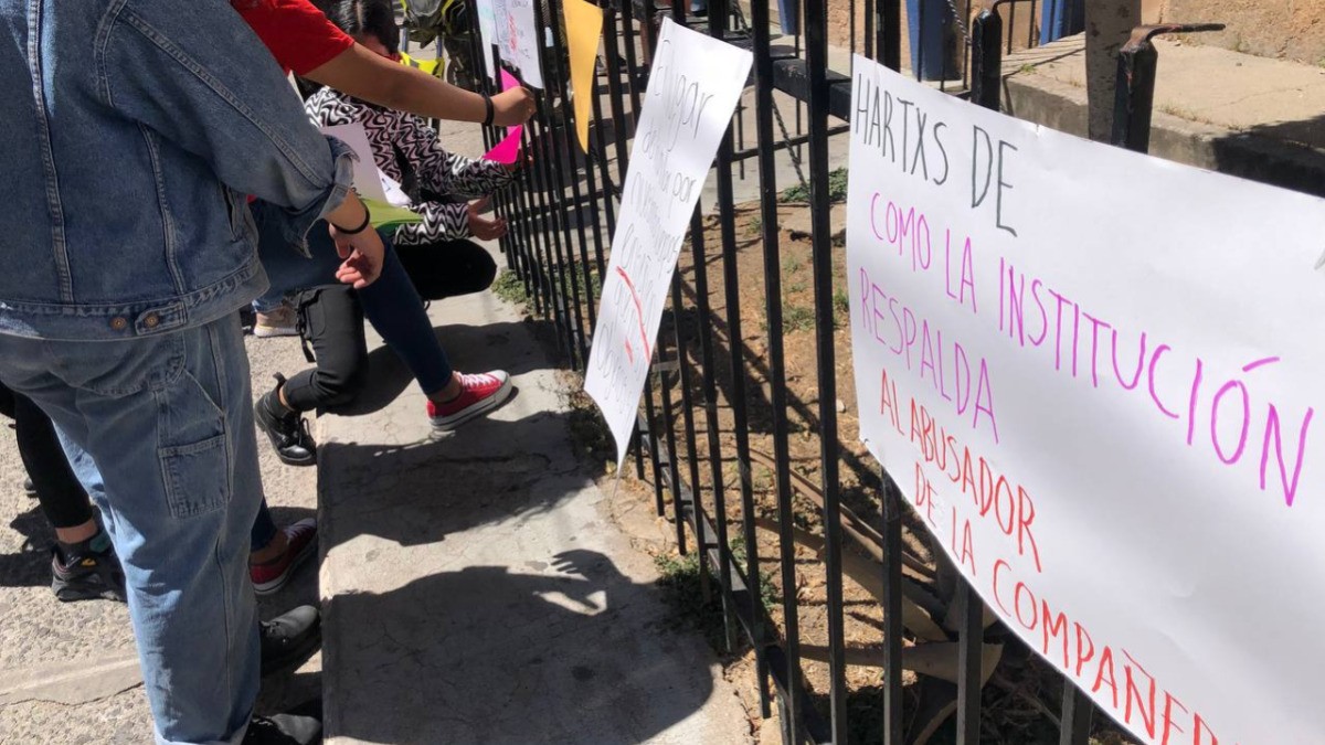 Es respetable la vestimenta que llevan cada uno de los estudiantes: Hernández Meza