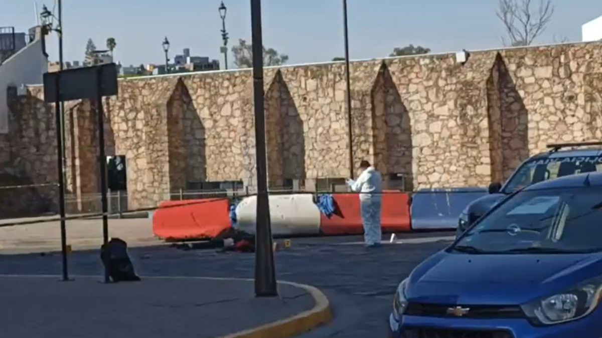 Camionero atropella y mata a embarazada y a su hijo en la capital; lo llevaba a la escuela