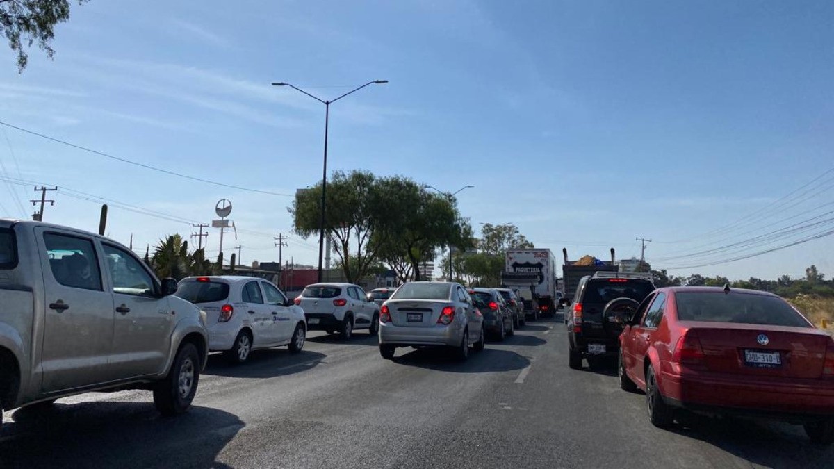 Urge inversión para aliviar carga vehicular de Bulevar Aeropuerto: CMIC