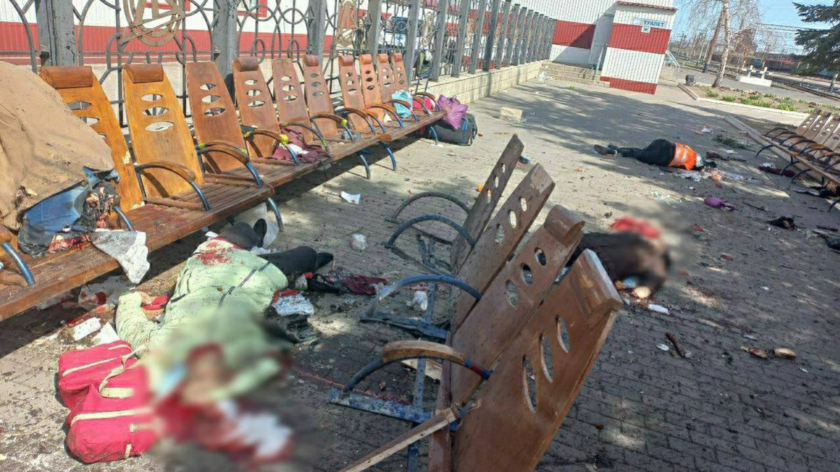 Rusia bombardea tren en Ucrania