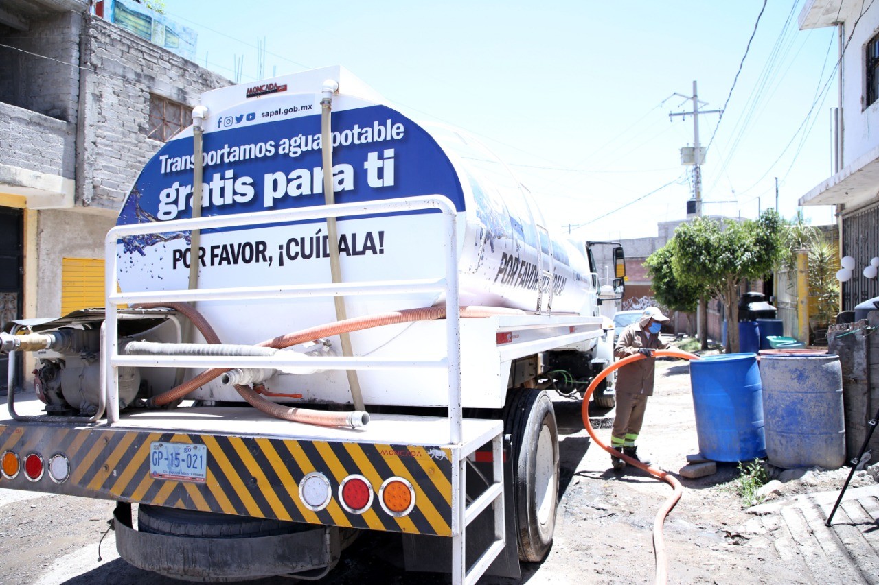 Cumple SAPAL dos años llevando agua potable gratuita a asentamientos irregulares
