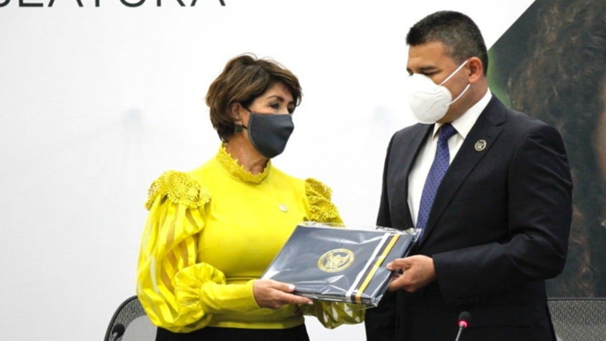 Entrega Zamarripa tercer informe de la FGE