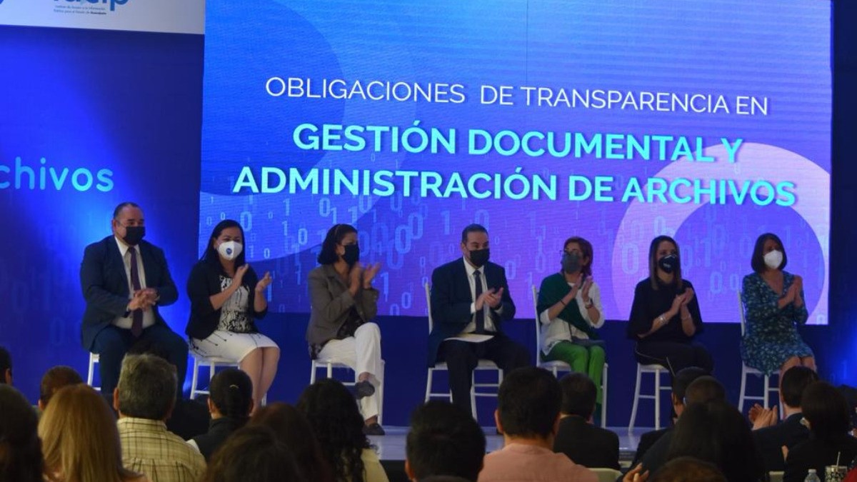 Capacita IACIP sobre obligaciones de transparencia en materia archivística