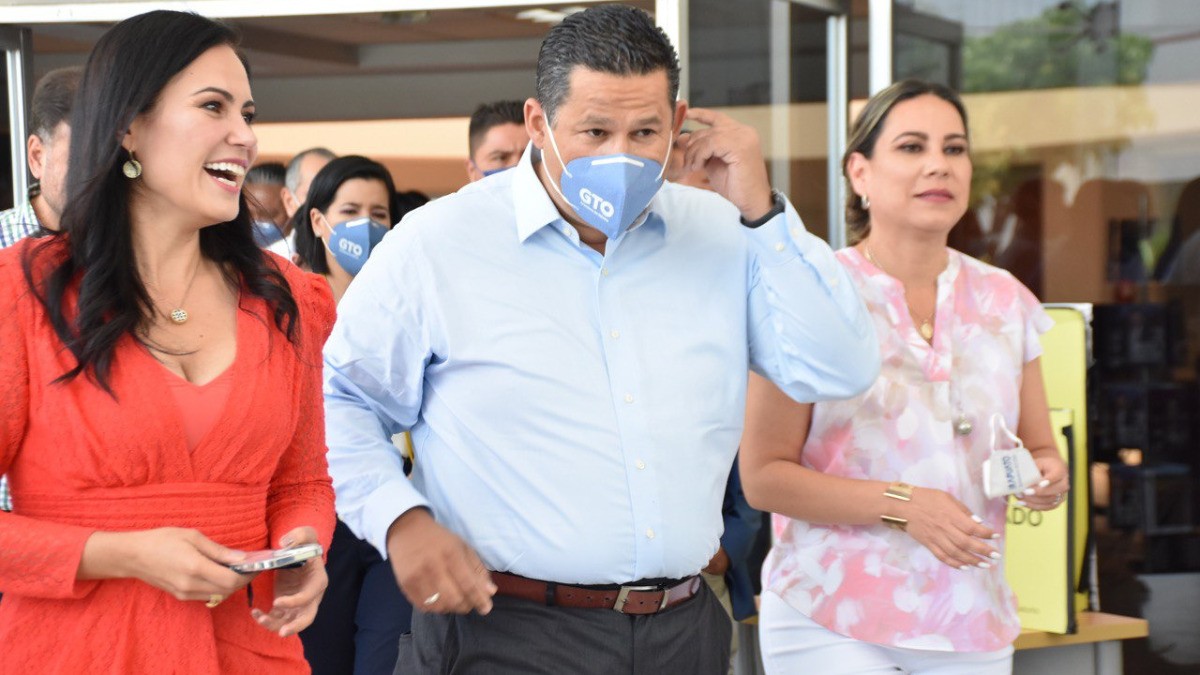 Si los municipios quieren obras, tendán que endeudarse, dice gobernador a alcaldes