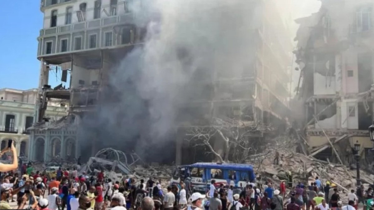 Suman 25 muertos por explosión de hotel en Cuba