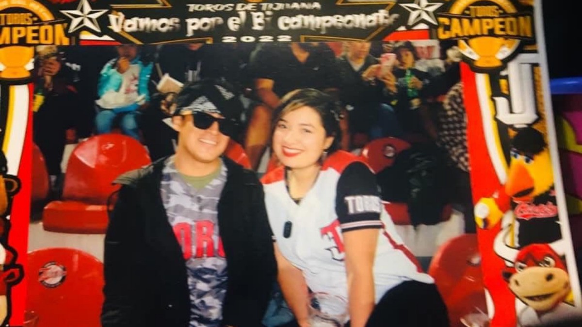 Le desairan matrimonio en pleno partido de beisbol