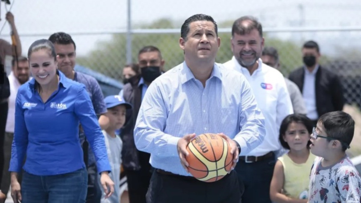 No a la religión o socialismo en el modelo educativo: Sinhue