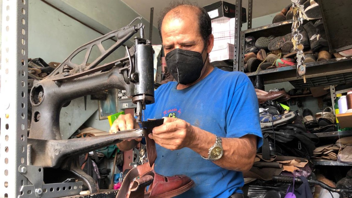 Mejorar condiciones de trabajo para recuperar a empleados del sector calzado, el reto: SDES