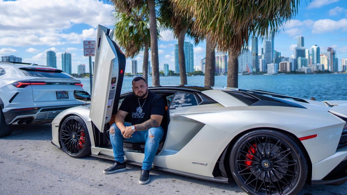 Mr. Alex Santi, un influencer apasionado de las finanzas y del trading