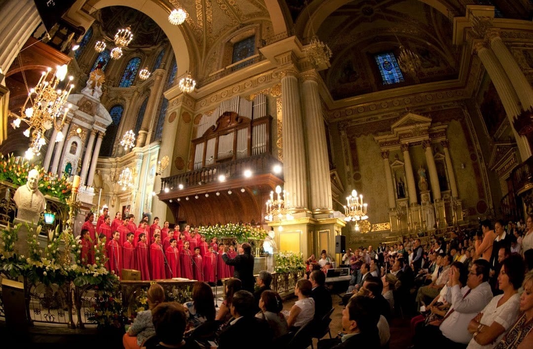 Festejos a la Virgen de la Luz 'ilumina' finanzas de los comerciantes