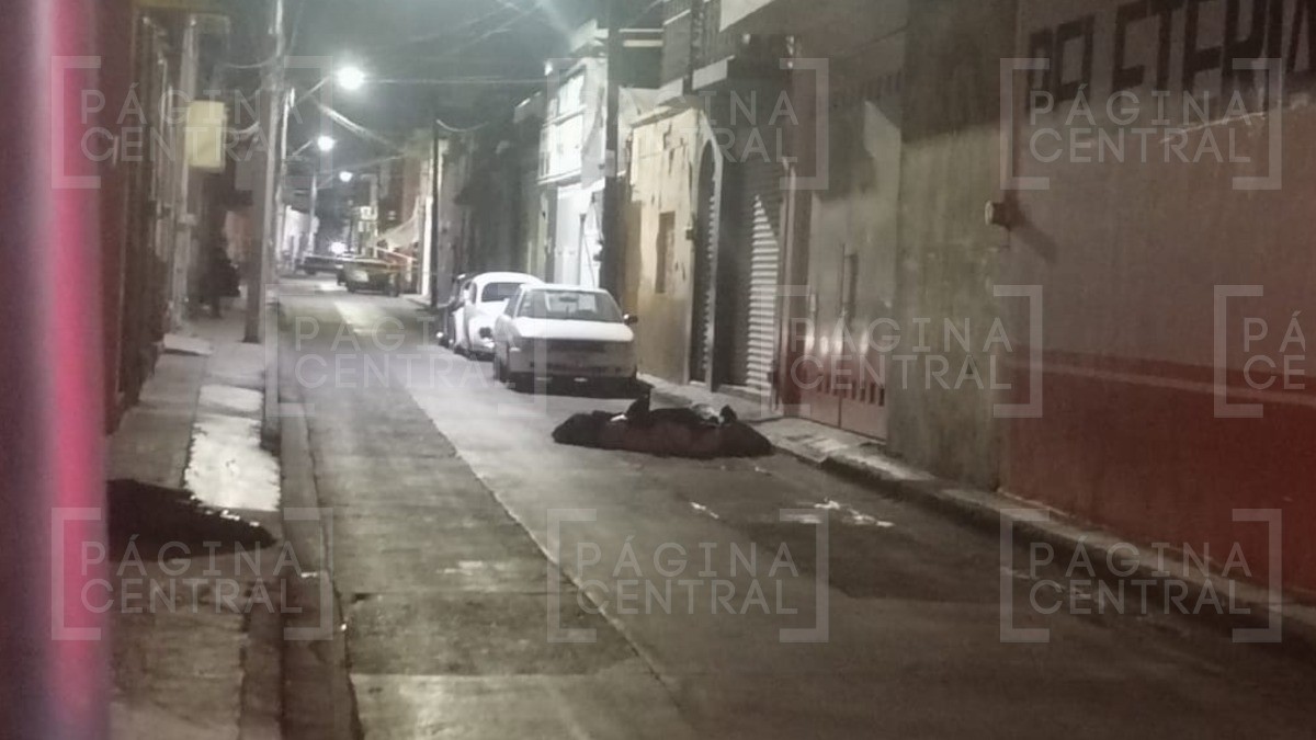 Tiran encobijado en El Coecillo y huyen