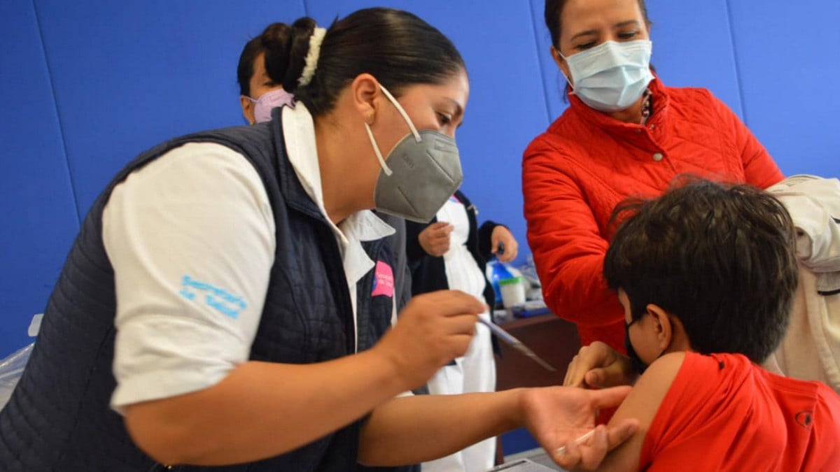 Continúa SSG en espera de insumos para vacunar a menores de 13 a 14 años