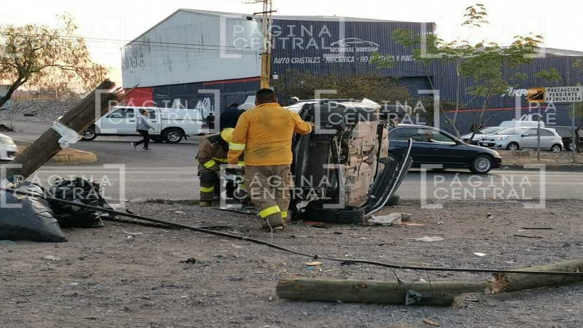 Camión de personal se queda sin frenos y se impacta contra otra unidad; hay 23 heridos