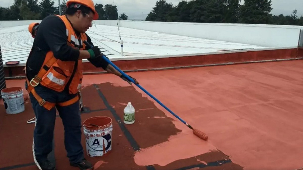 Infonavit te presta para impermeabilizar y reparar tu casa