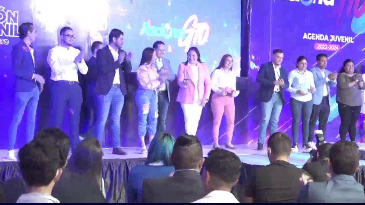 Cierran filas jóvenes panistas contra Morena