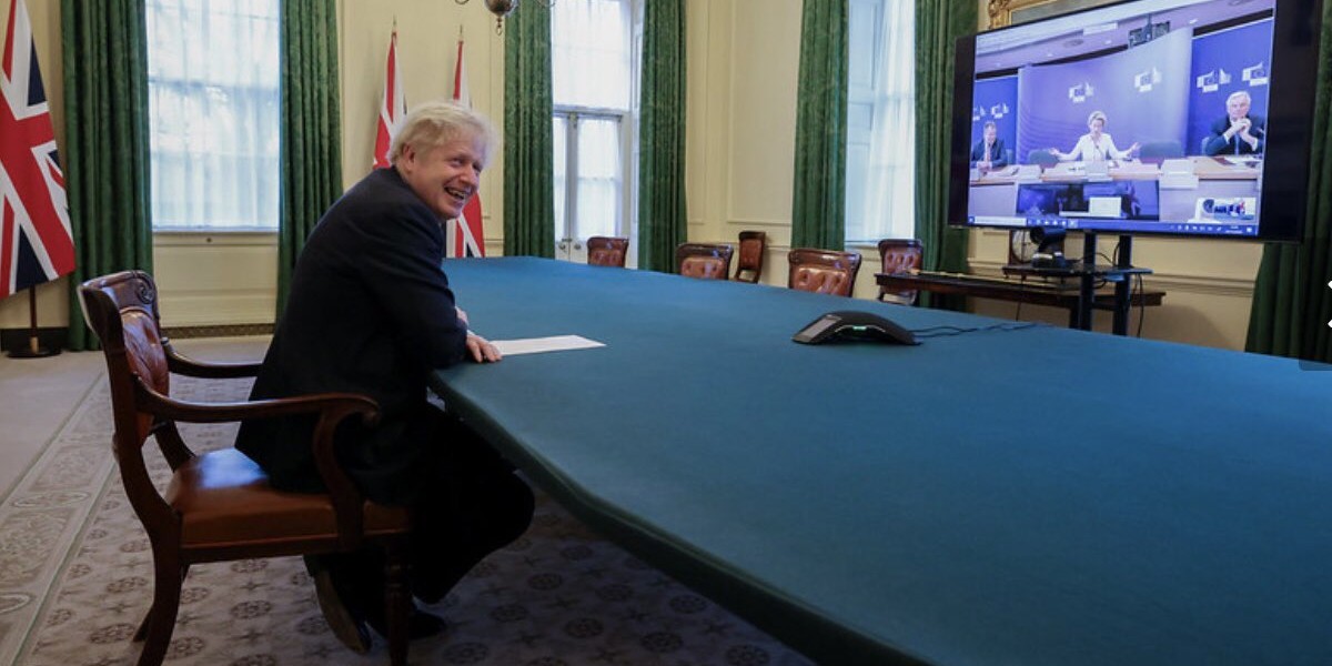 Reino Unido presenta ley para cambiar disposiciones del Brexit