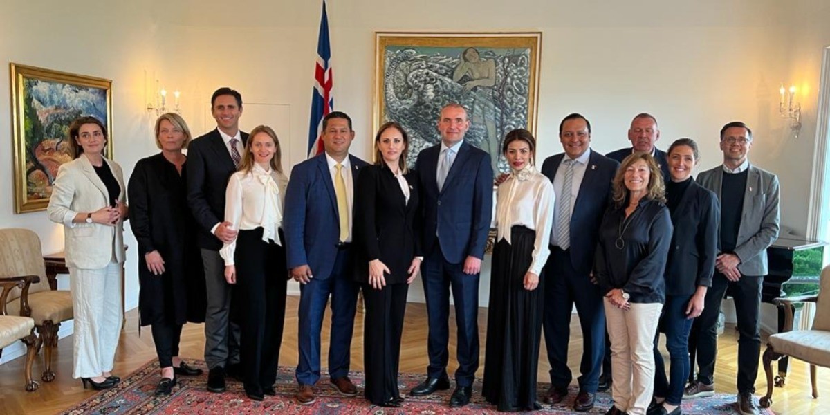 Firman presidente de Islandia y gobernador convenio en prevención de adicciones