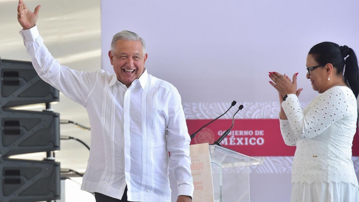Pide AMLO paciencia a familiares de las víctimas de la Guerra Sucia