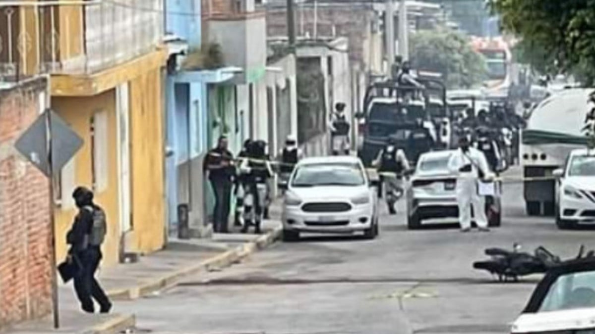 Civiles armados atacan a policías en Rincón de Tamayo; muere uno de los agresores