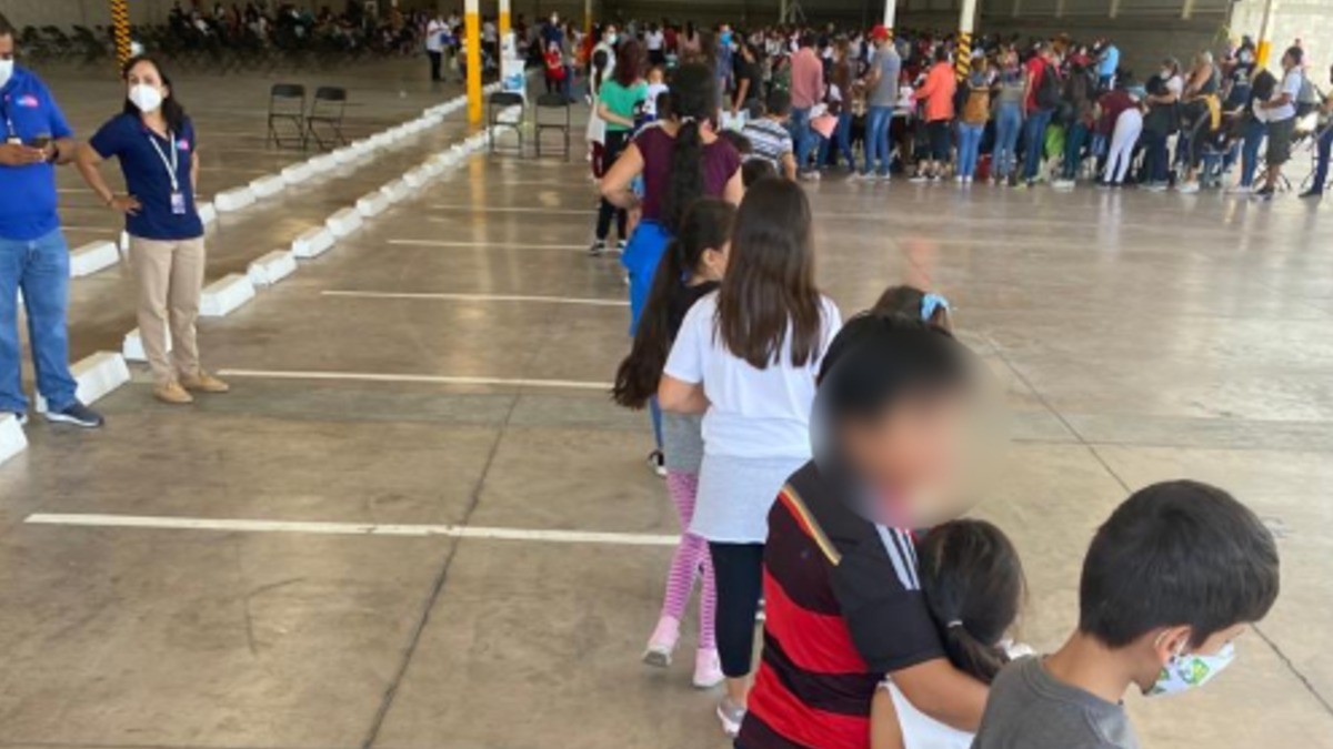 México recibe embarque de 1 millón de vacunas Covid-19 pediátricas
