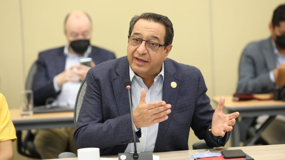 Pide Salim cárcel para notarios y abogados corruptos