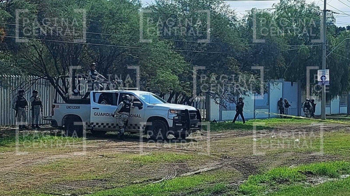 Denuncia anónima de secuestro causa balacera y deja un muerto y tres detenidos