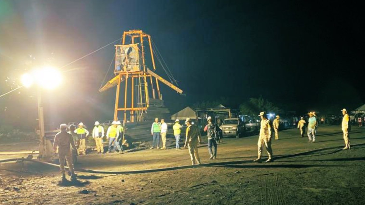 Siguen atrapados 10 obreros en Mina de Coahuila