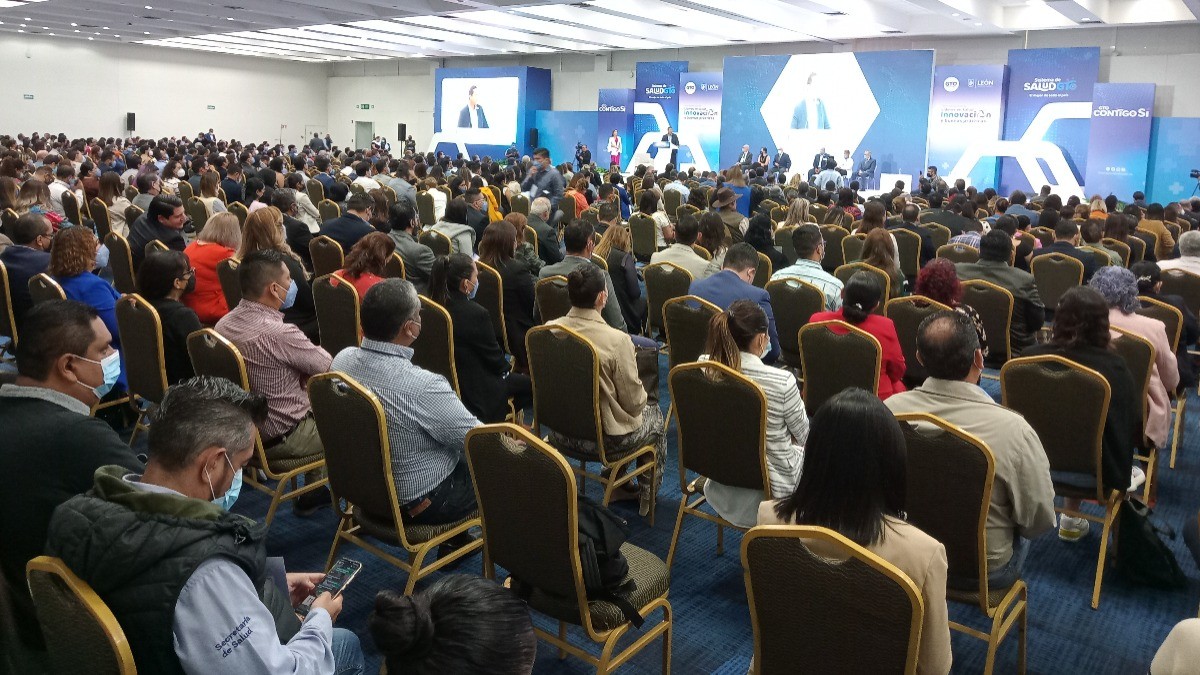 Destaca gobernador Sistema de Salud en Foro Internacional