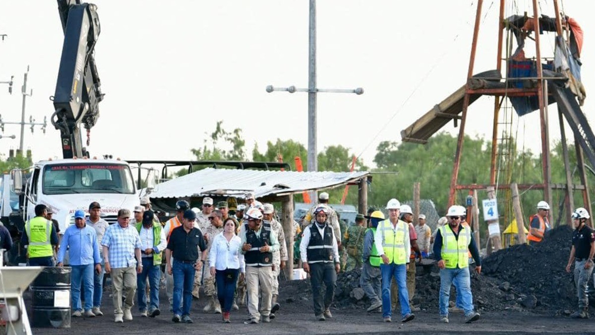Troncos y palos obstaculizan acceso de la 'cápsula de la vida' en rescate a mineros