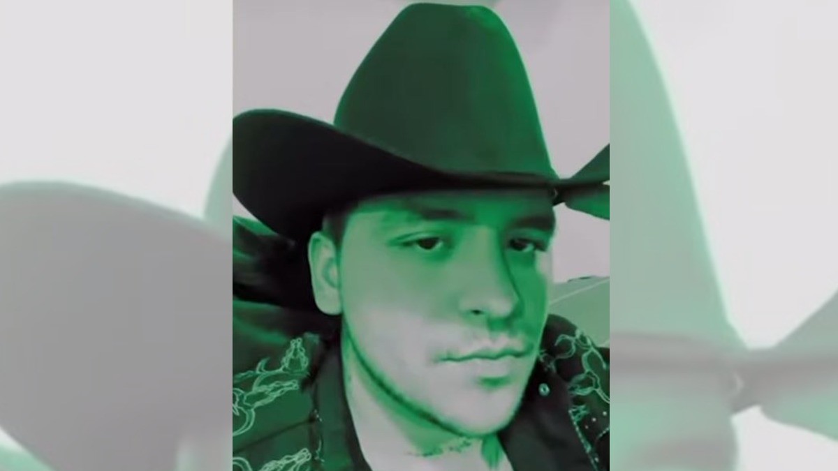 Nodal soprende al aparecer sin tatuajes en el rostro