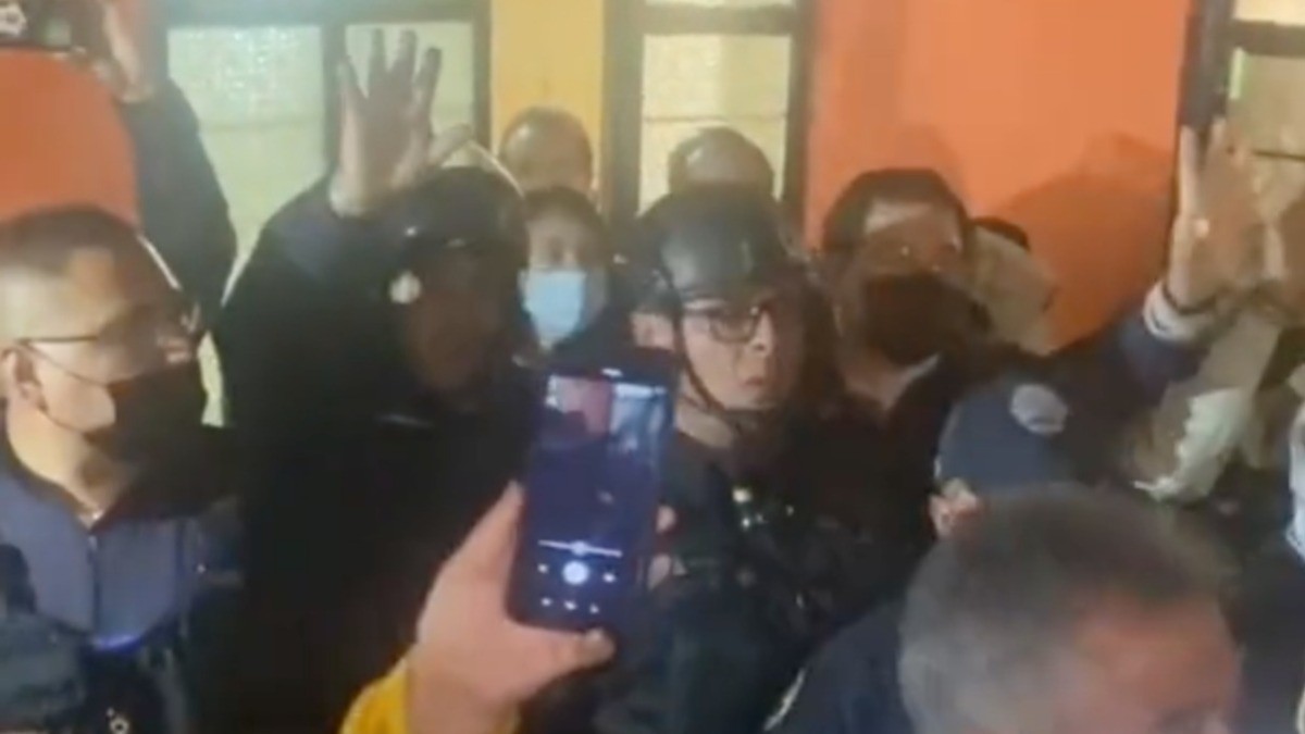 #VIDEO ¡Intentan linchar a sacerdote por cancelar feria local!