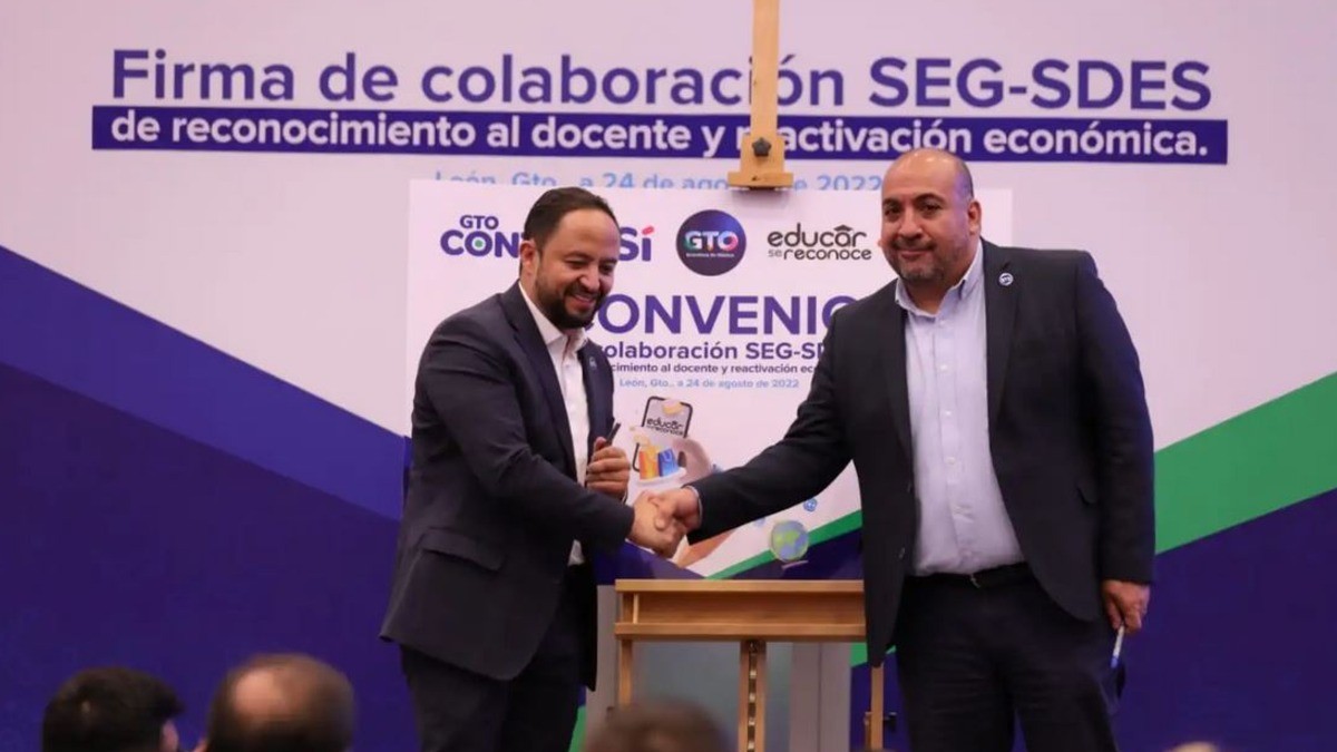 Trabajan SEG y Desarrollo Económico por desarrollo de docentes