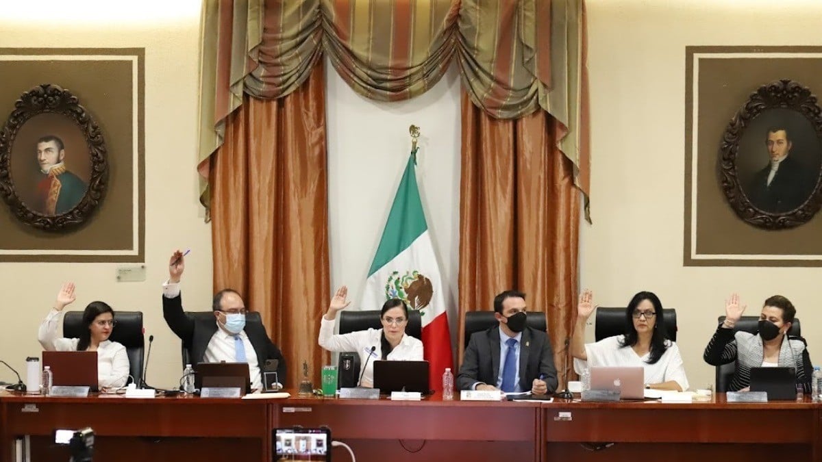 Aprueba Ayuntamiento leonés primer informe de gobierno