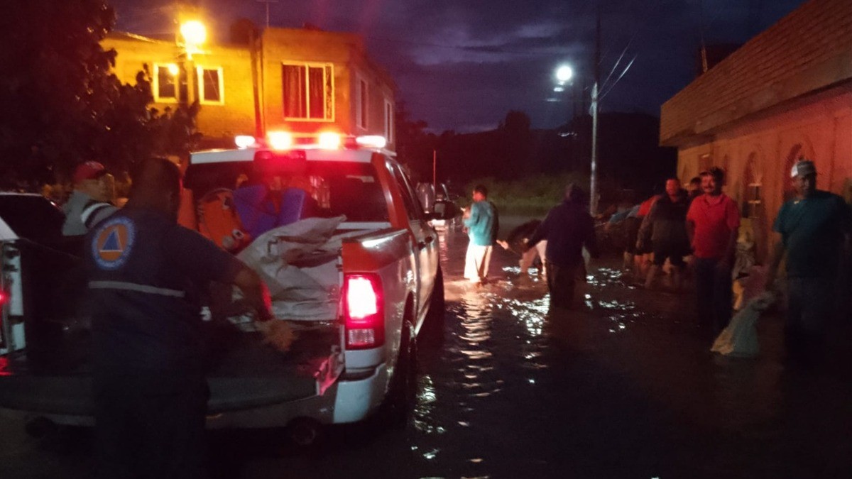 #GALERÍA | Se desborda arroyo en Pénjamo; hay dos comunidades anegadas