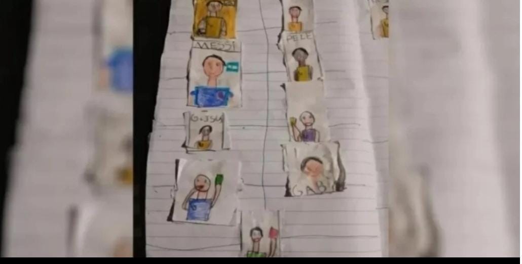 ¡Niño brasileño dibuja su propio álbum de Qatar 2022!