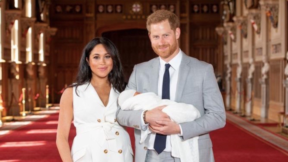 Llega el príncipe Enrique al lugar donde murió la reina ¿sin Meghan?