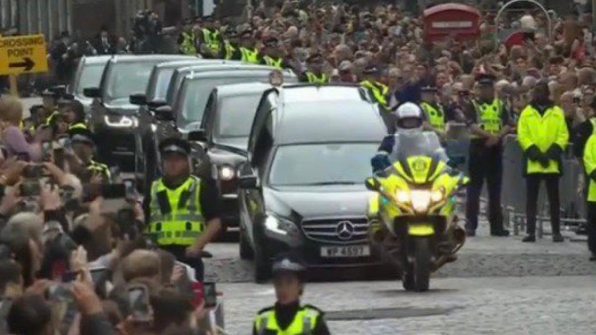 UEFA pospone partido de la Champions por funeral de Elizabeth II