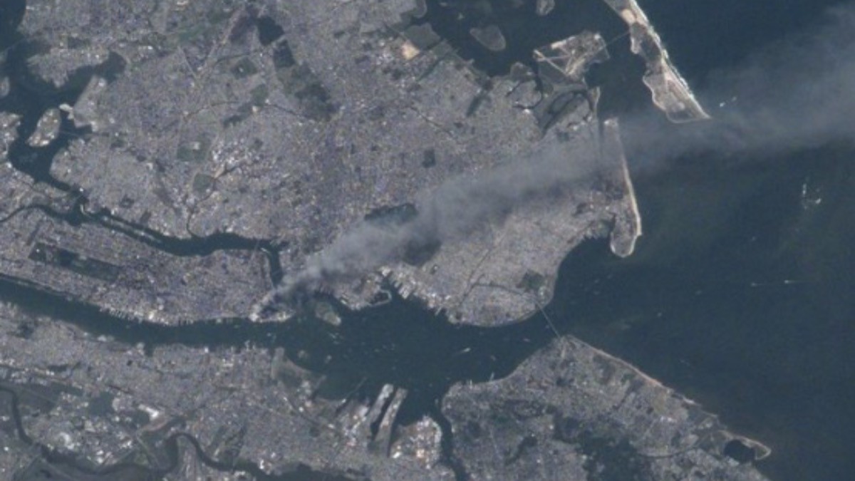 NASA revela foto del atentado del 11-S tomada desde el espacio