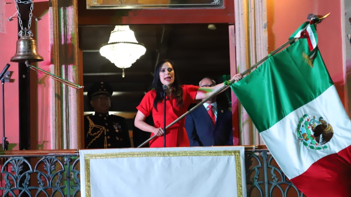 Disfrutan más de 15 mil asistentes el tradicional Grito de Independencia