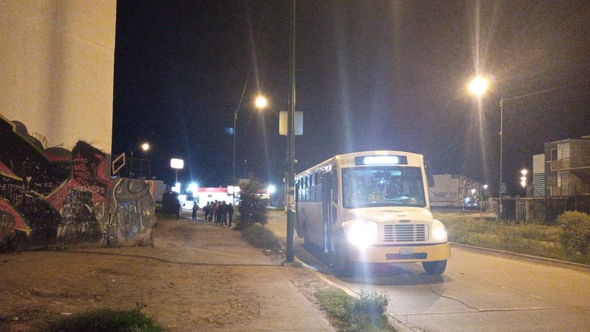 Sancionan a transportista por hacer esperar a usuarios ¡hasta una hora!