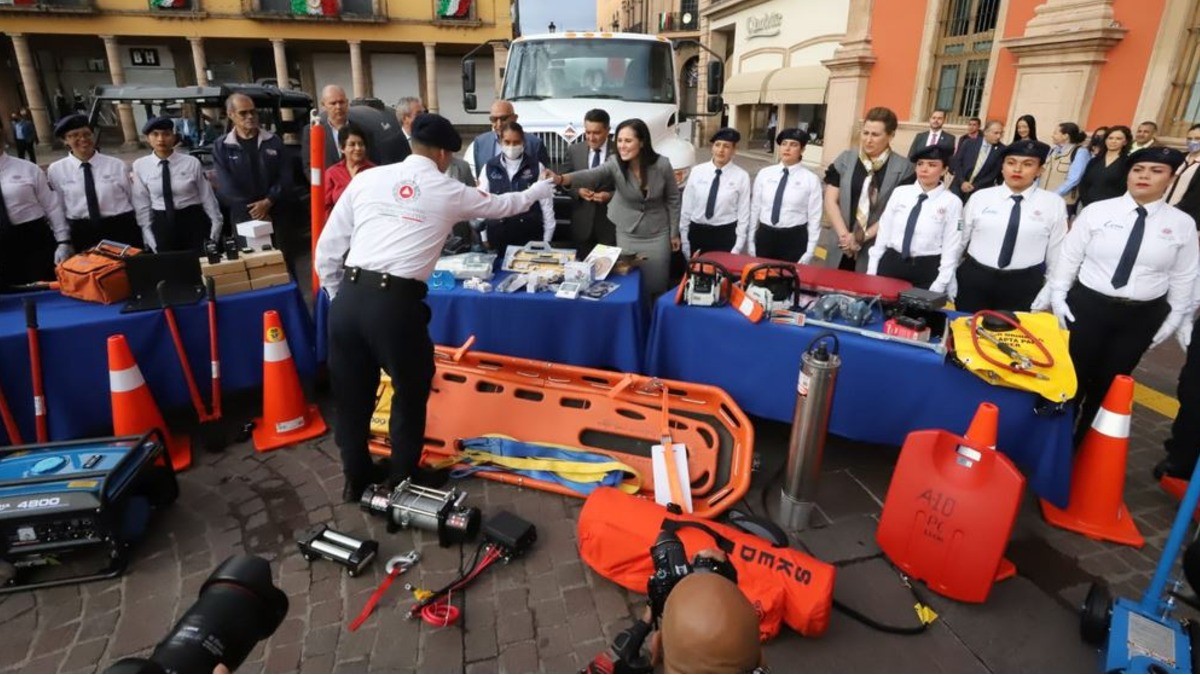 Anuncia alcaldesa incremento salarial para PC