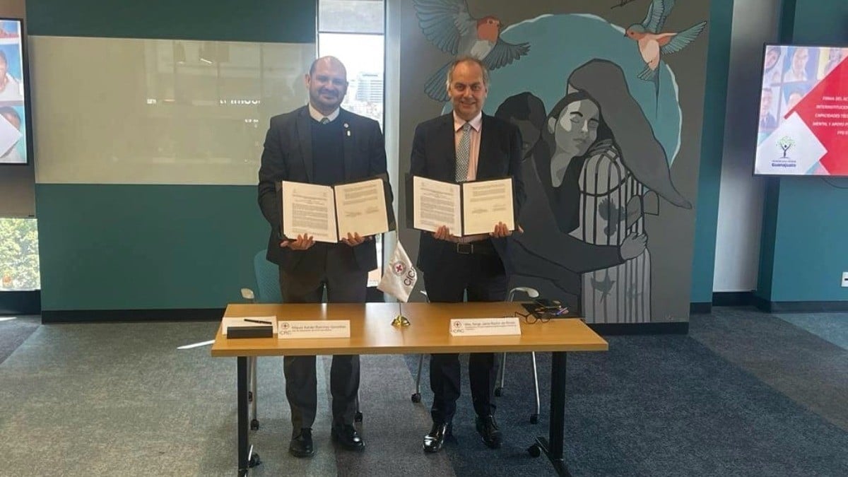 Firman CEAIV convenio con Cruz Roja