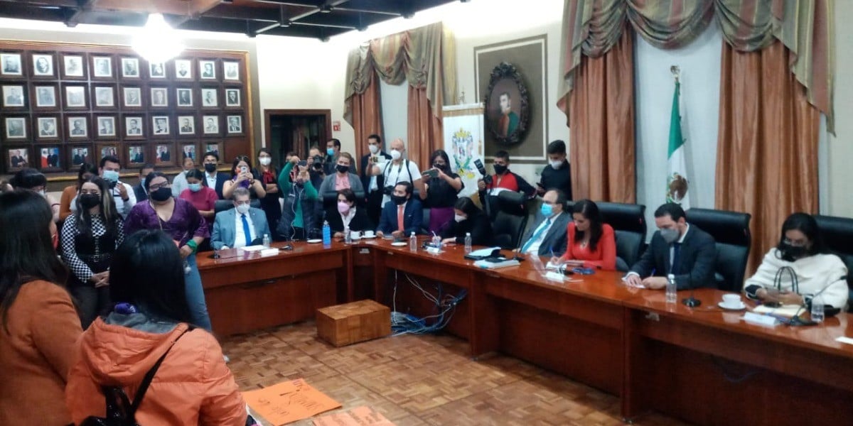 Regidora de Morena deja su cargo en el Cabildo leonés